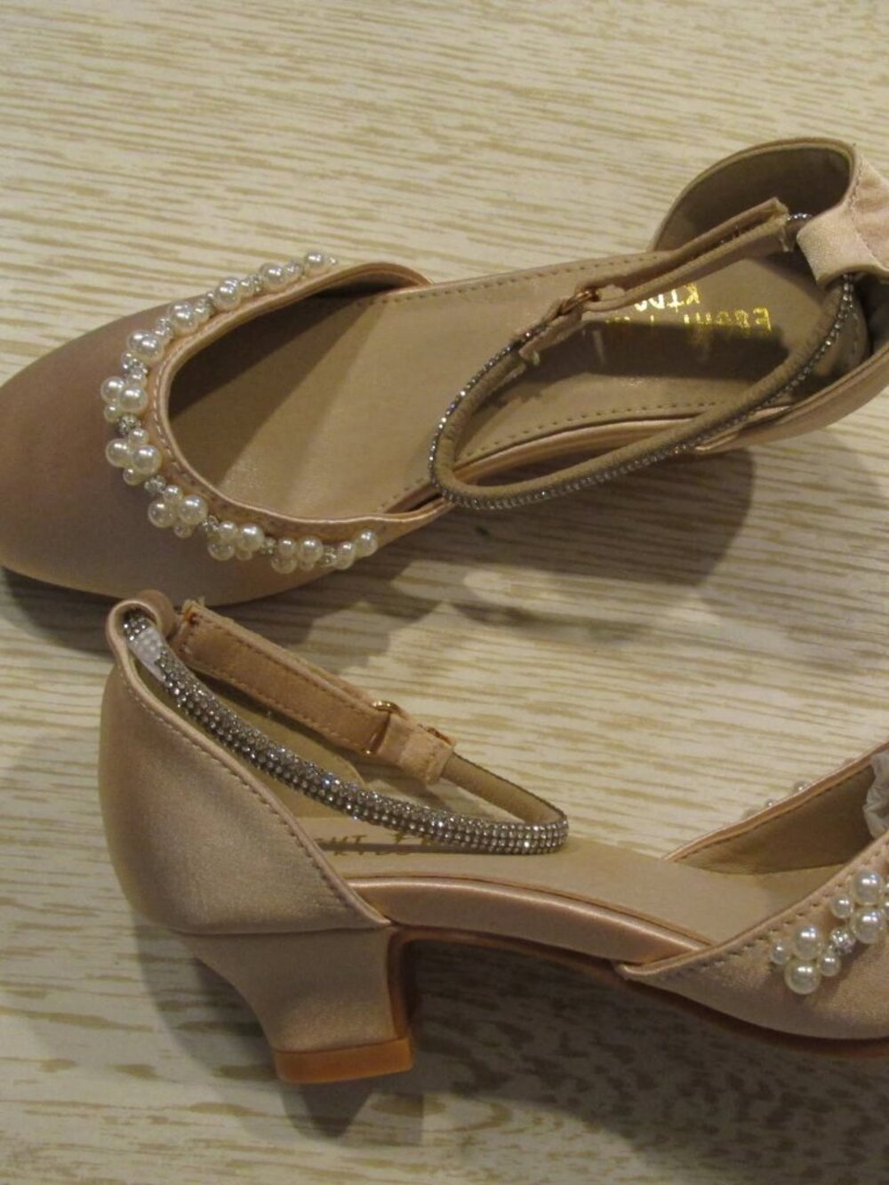 girl's shoe